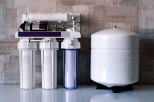 Reverse osmosis water purification system at home.